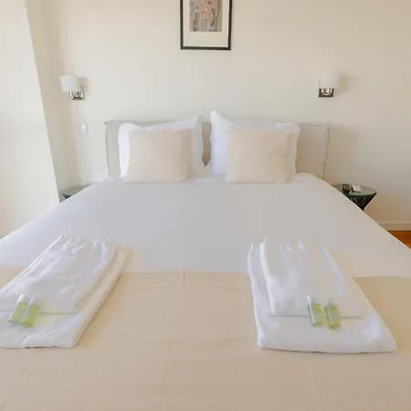 Trindade Skyline Premium By Hosty *