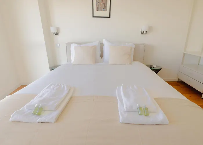 Trindade Skyline Premium By Hosty *